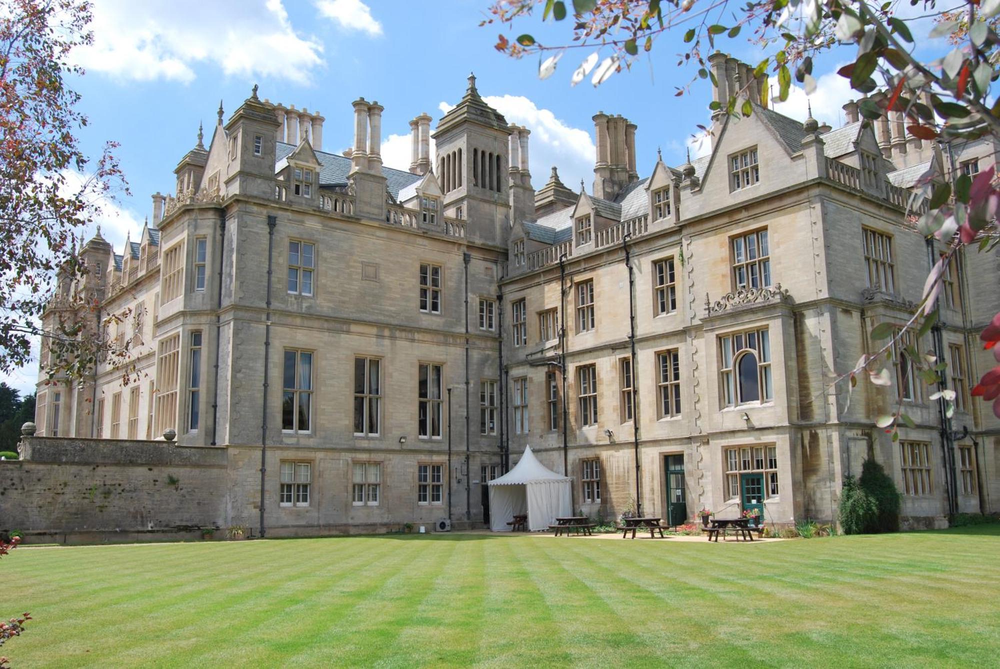 Stoke Rochford Hall Grantham Exterior photo